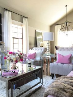 Ramo de 18 Rosas Tallo Corto, Rosas Rojas para San Valentín, Rosas Rojas para el Día de la Madre, Ramo de Regalo, Floristería Online